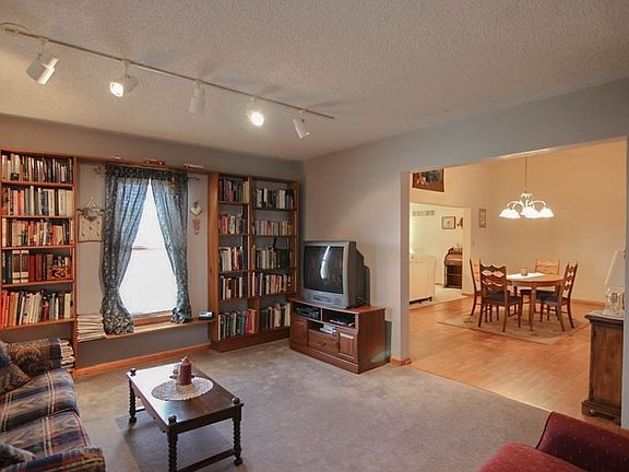 Front Living Room / Library