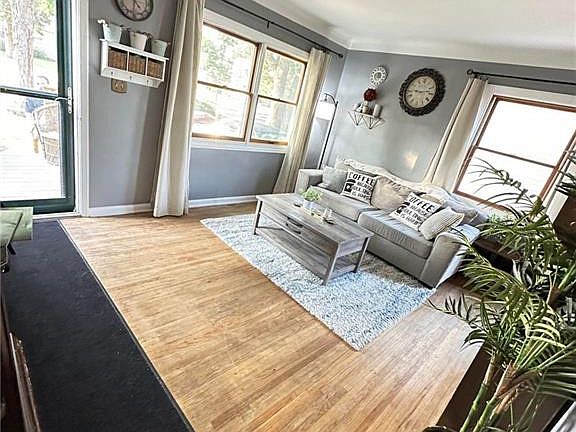 5th image of 4649 Stengel Ave