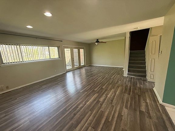 Lounge/Dining