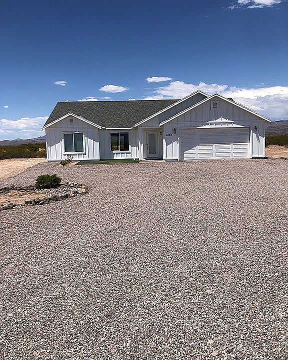 1368 SF. 3 bed, 2 bath