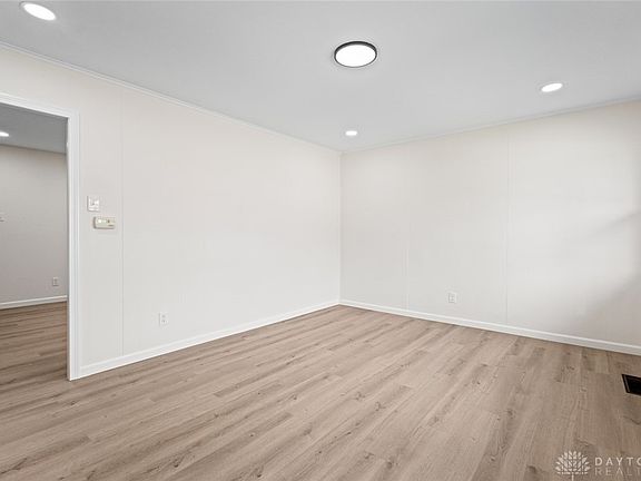 4th image of 4930 Porterfield Dr