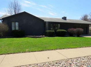 905 E 33rd St, Sioux Falls, SD 57105