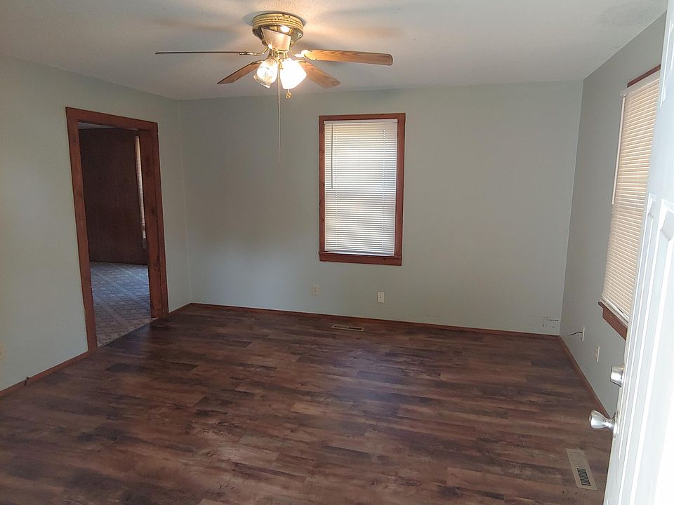 1st image of 503 W 1st St #1/2