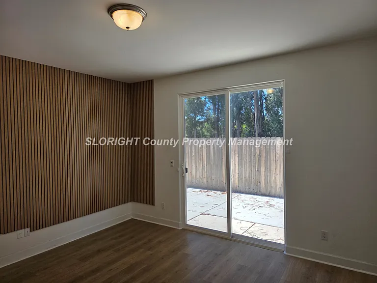 1028 Forest St — Photo 7