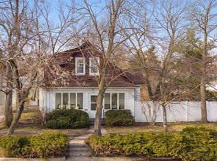 809 W Edgewater St, Portage, WI 53901