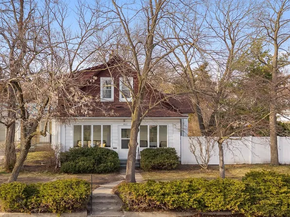809 W Edgewater St, Portage, WI 53901