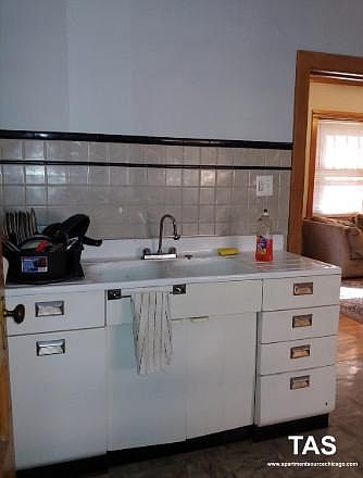 2nd image of 1968 W Cullom Ave #2E