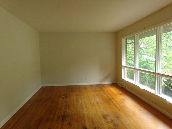 3rd image of 166 Melrose Dr