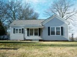 506 S Market St, Paris, TN 38242