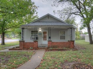 702 N Ball St, Webb City, MO 64870