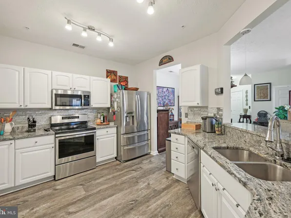 2506 Amber Orchard Ct W Unit 201, Odenton, MD 21113