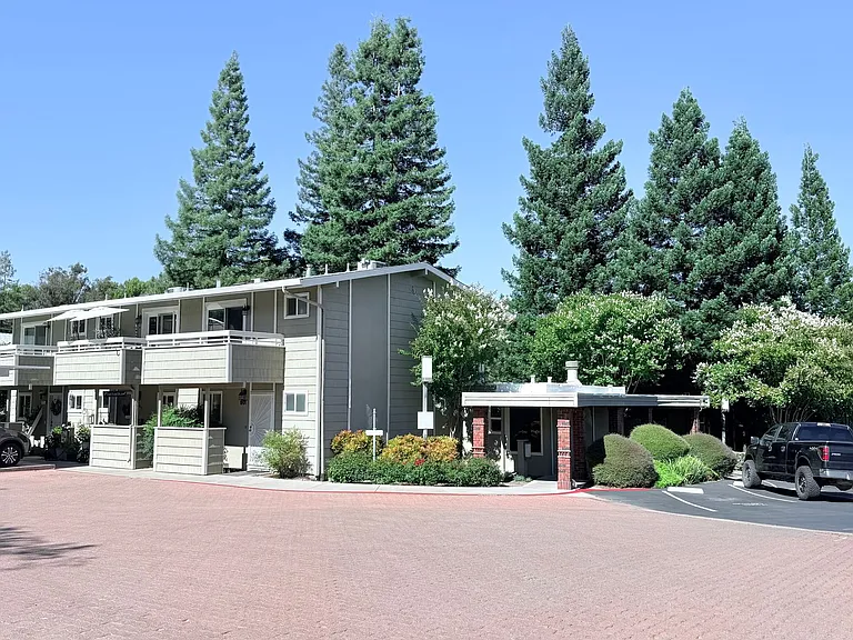 394 Ilo Ln #703 — Photo 32