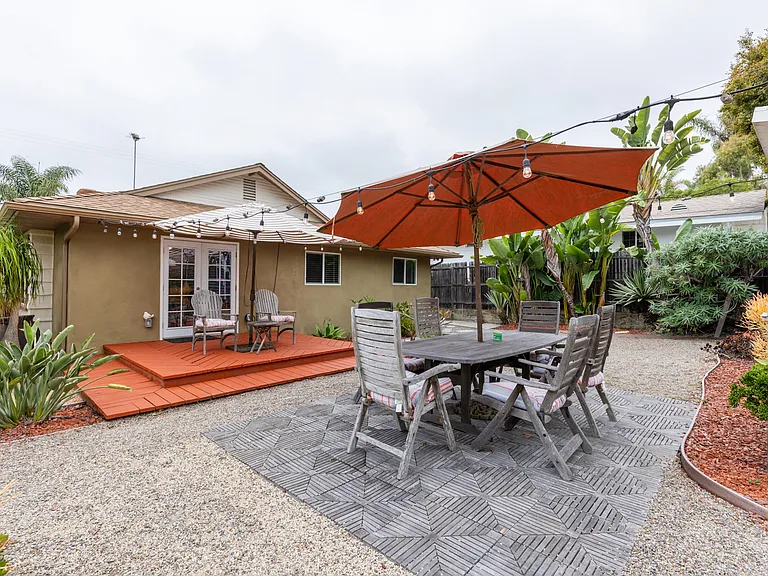 805 Regal Rd — Photo 28