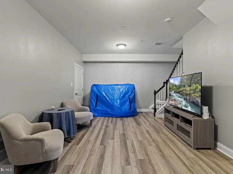 428 Hurst St — Photo 36