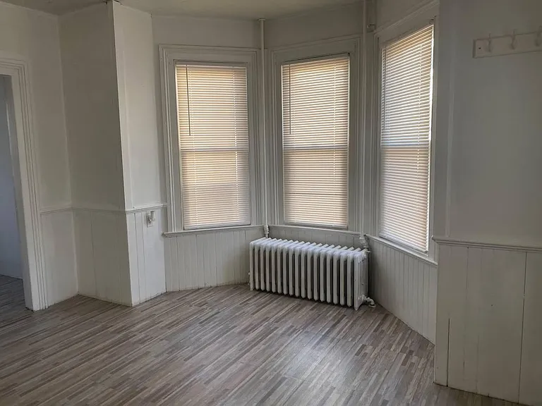 11 Madison Ave #1 — Photo 2