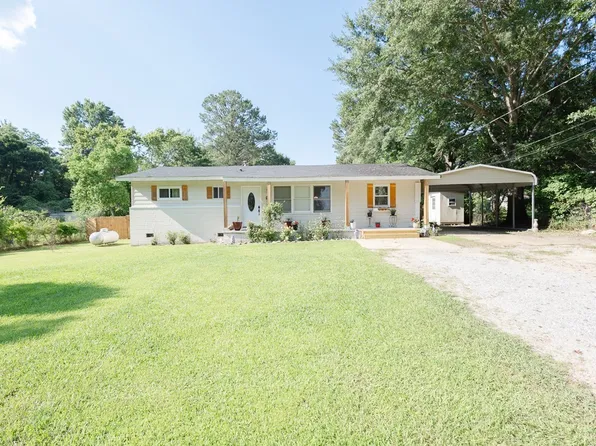 616 Vann Rd, Smiths Station, AL 36877