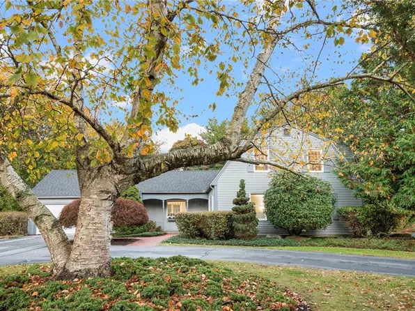 15 Sylvia Ln, Lincoln, RI 02865