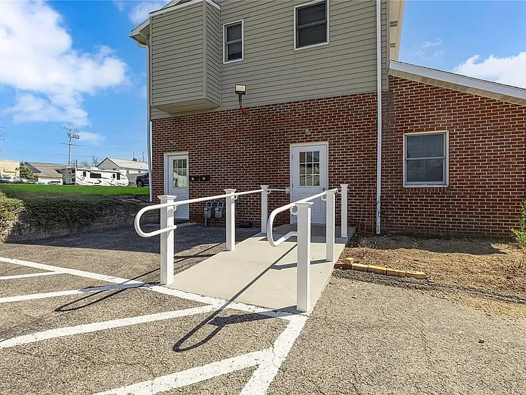 801 Darlington Rd — Photo 2