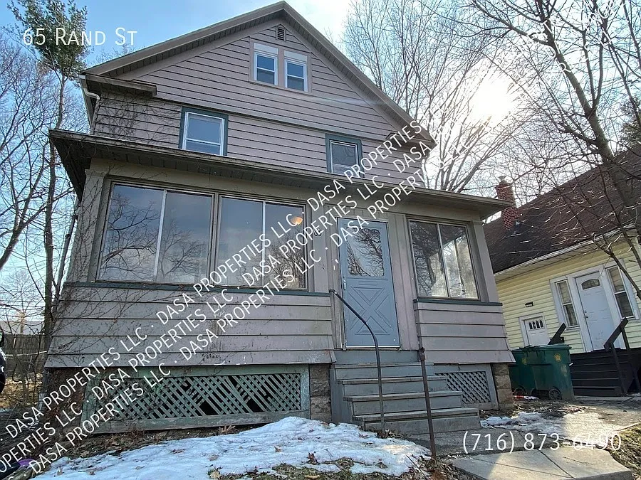 65 Rand St photo 1