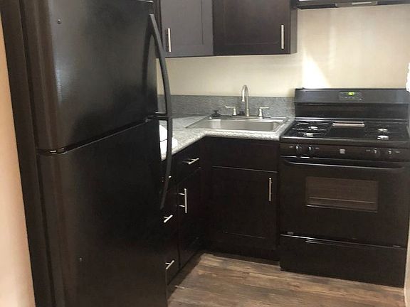 4th image of 2230 Albatross St APT 01