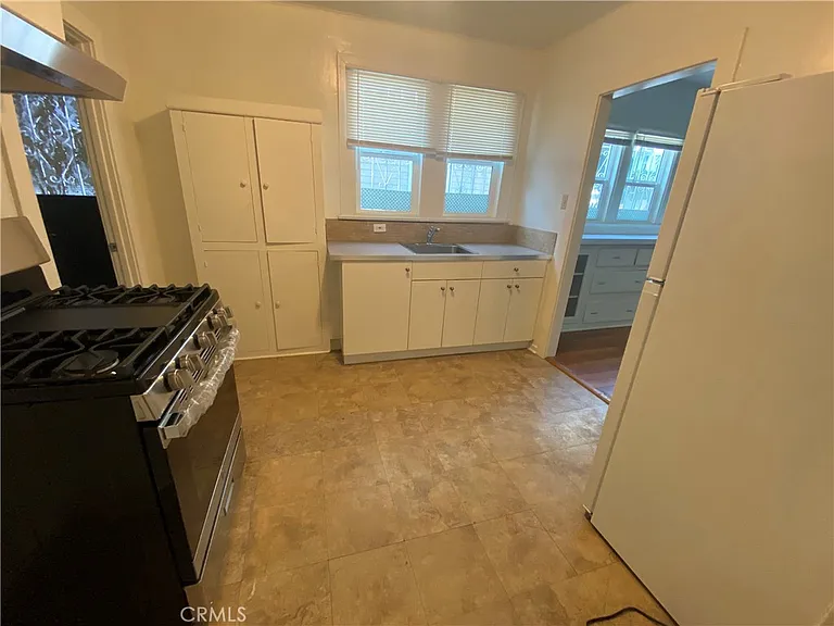 1817 Roosevelt Ave — Photo 10
