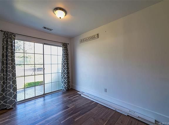 4th image of 4962 Winterbury Dr #71