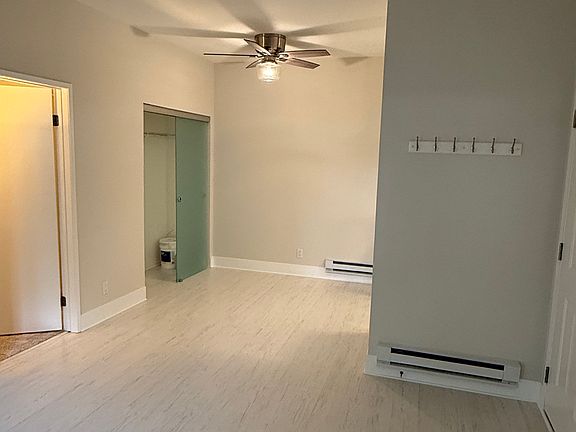 3rd image of 221 Shoreline Ct