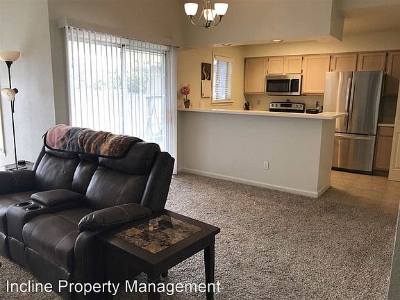 3rd image of 403 Sunwood Dr