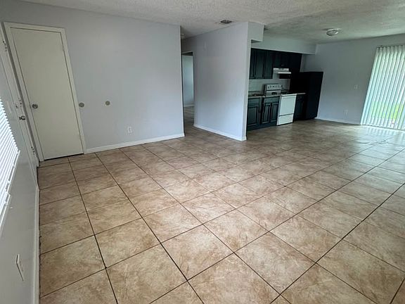 3rd image of 4405 Sebastian Way