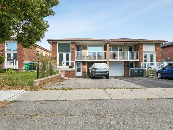 7276 Sills Rd, Mississauga, ON L4T 2K1
