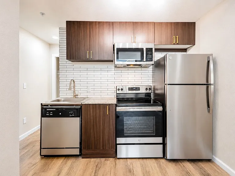 Alma Apartments — Photo 42