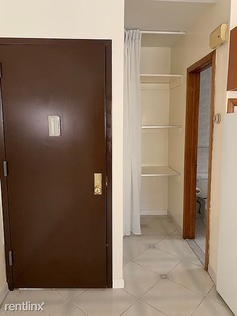64 Bay Studio Room P4 Closet
