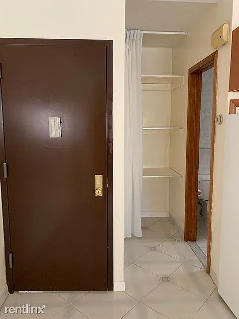 64 Bay Studio Room P4 Closet
