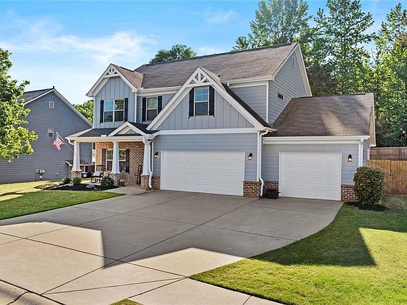 2nd image of 530 Evergreen Way