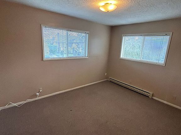 4th image of 409 SE Davis St APT 3