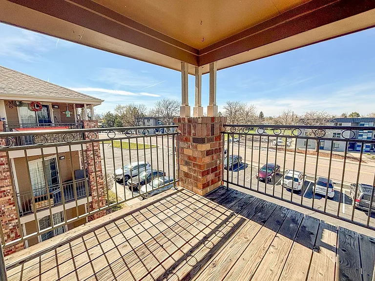 Highline Pointe Apts. — Photo 18