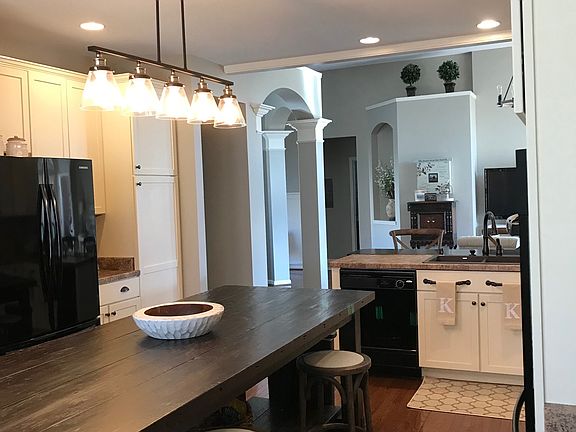 5th image of 24 Broadfield Ct