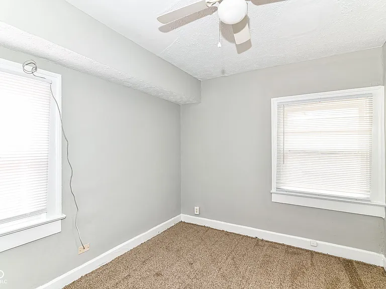 3043 Broadway St — Photo 8