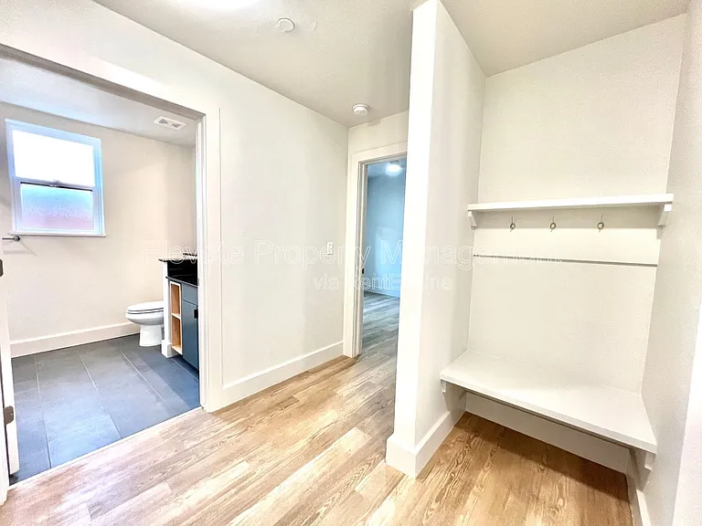 1701 NW 12th St #12 — Photo 11