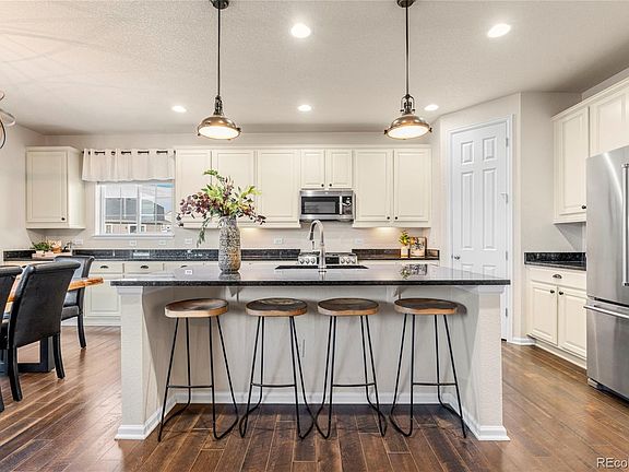 3rd image of 6088 Clover Ridge Circle