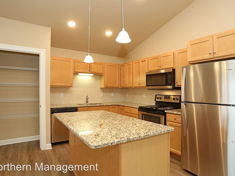 2nd image of 804 Brewster Dr APT 4