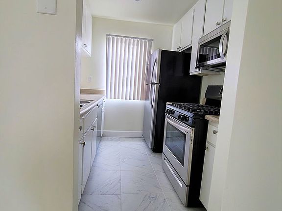 5th image of 1436 S Centinela Ave #5