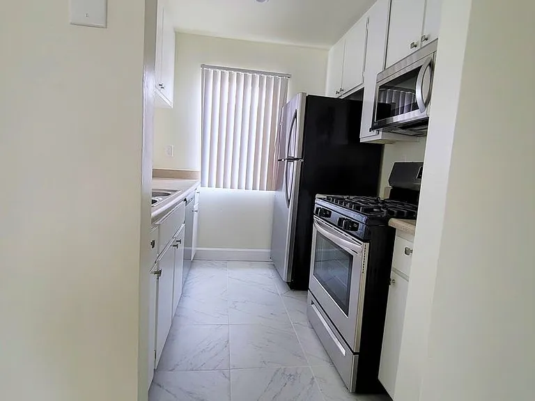 1436 S Centinela Ave — Photo 5
