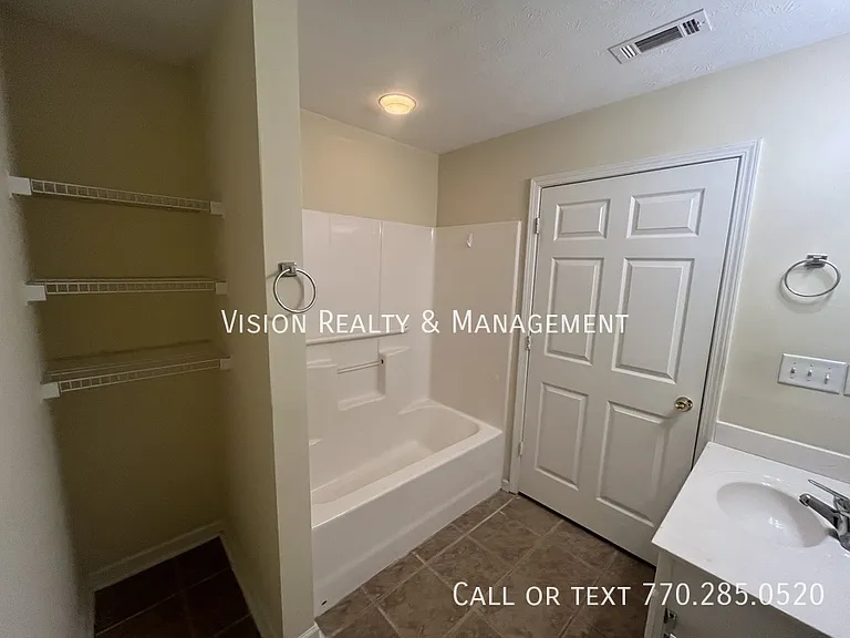 119 Kaiser St — Photo 24