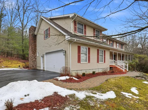 534 Queen Esther Dr, Sayre, PA 18840