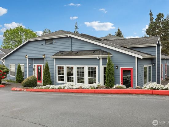 16817 Larch Way #B202, Lynnwood, WA 98037