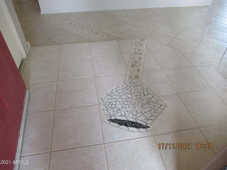 2324 W Highland Ct — Photo 5