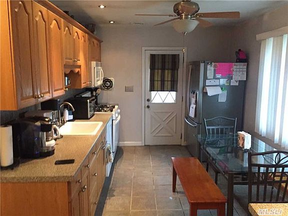 5th image of 1018 Carll Dr