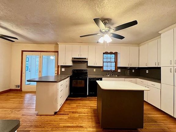 5th image of 4122 Johns St NW
