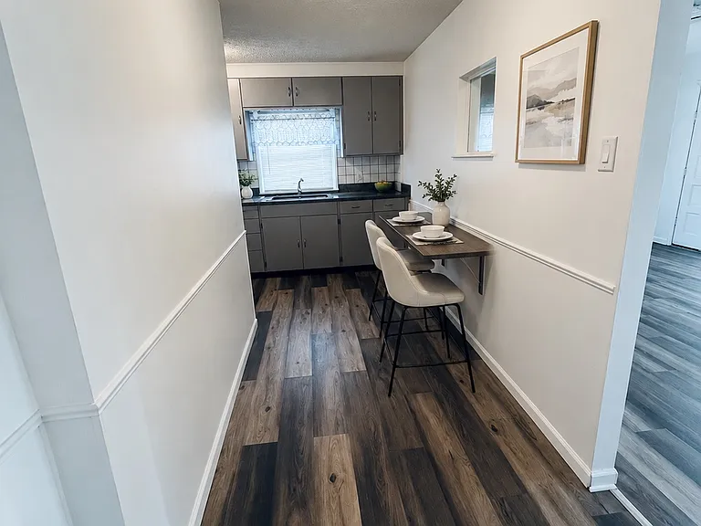 24802 Lambrecht Ave — Photo 5
